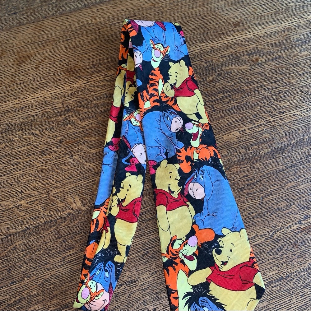 DISNEY POOH TIE (F5)